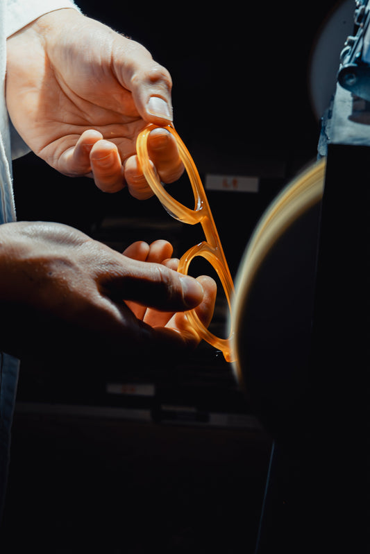 Occhiali da sole artigianali: perché il Made in Italy fa ancora la differenza nel 2026